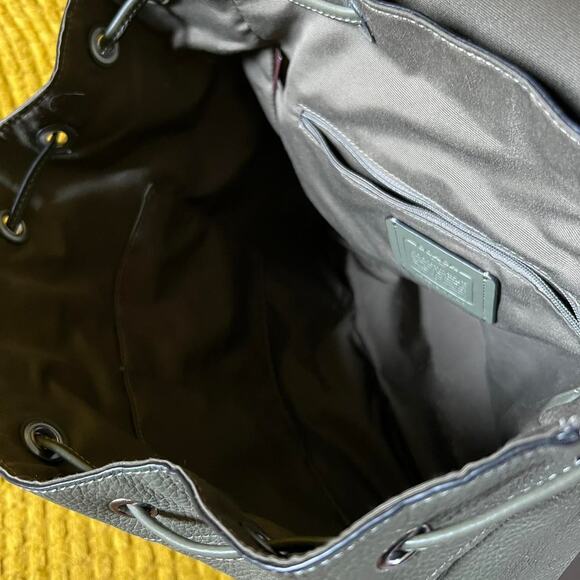 Coach green pennie drawstring backpack - Picture 6 of 7